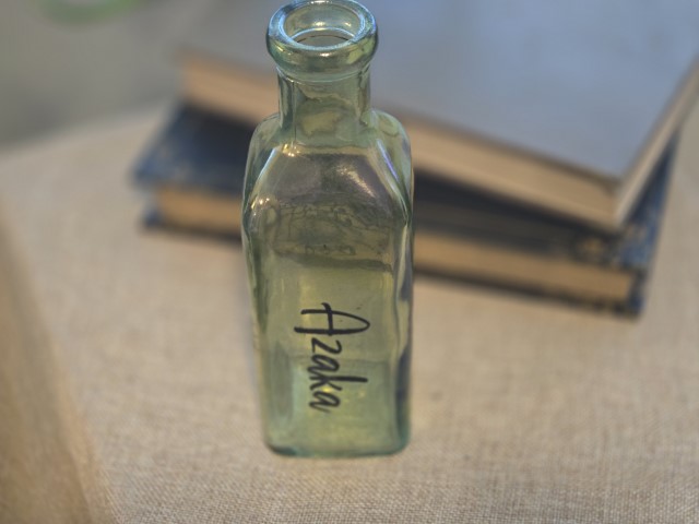 Azaka bottle